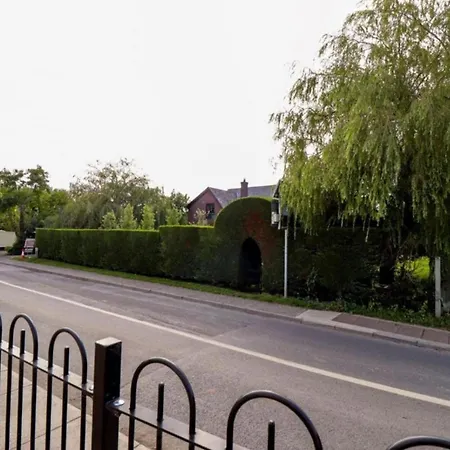 아파트 Charming 2-bed In Dublins Countryside *