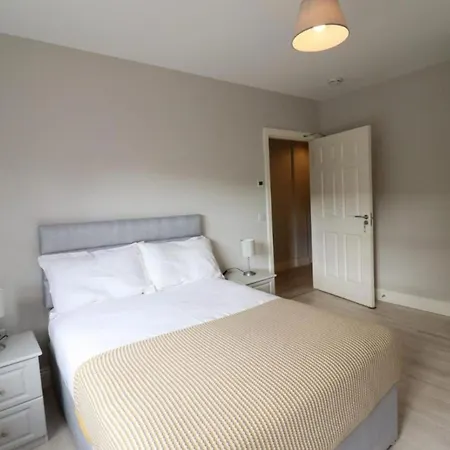 Charming 2-bed In Dublins Countryside *