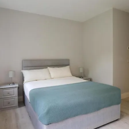 Charming 2-bed In Dublins Countryside *