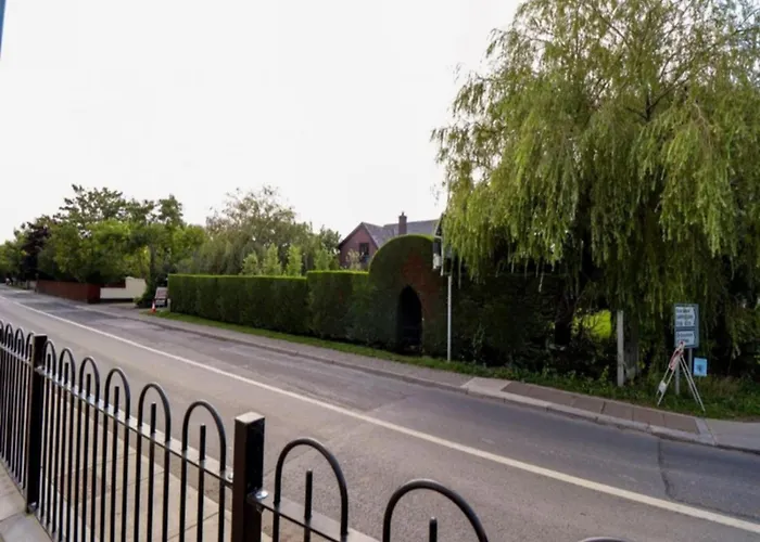 Charming 2-bed In Dublins Countryside