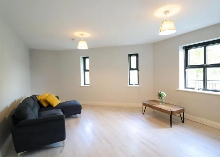 Charming 2-bed In Dublins Countryside 아파트 *